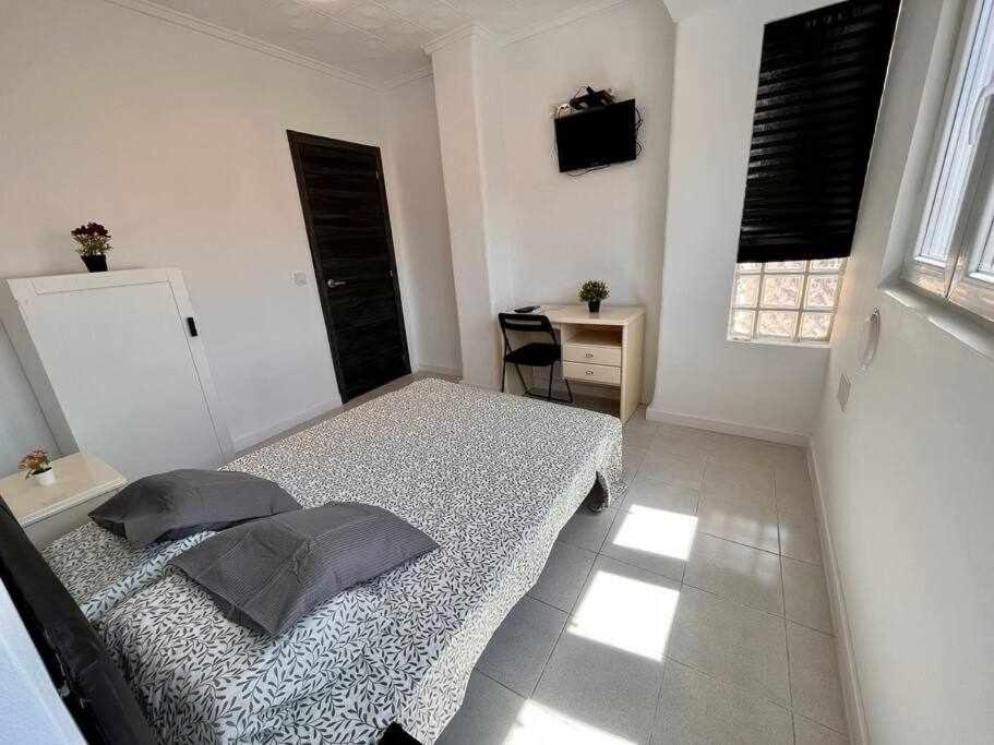 Novelda Centro Habitaciones Con Bano Privado Y Compartido , Cocina Y Terraza Номер фото
